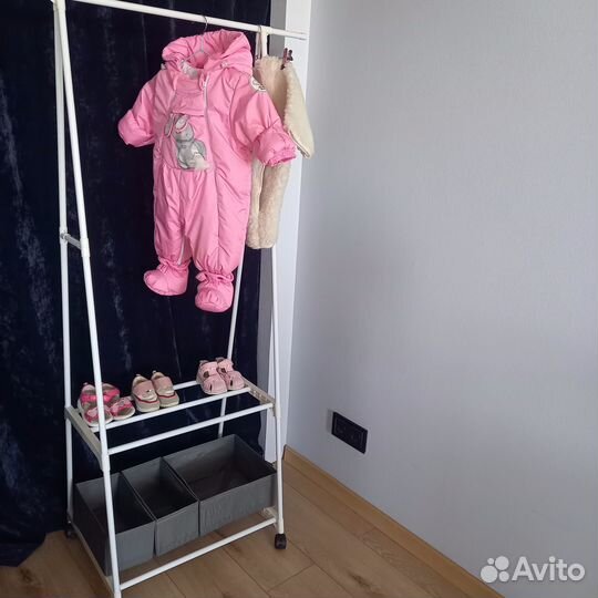 Детская напольная вешалка для одежды