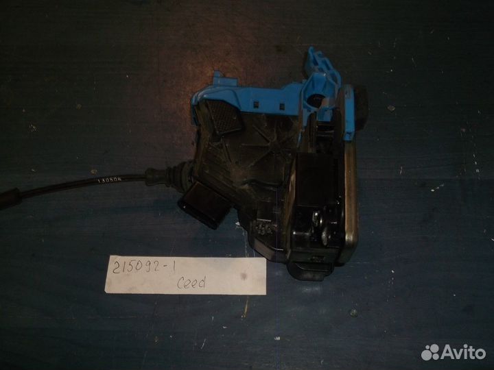 Замок двери задней левой (Kia Ceed)