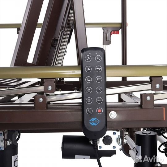 Медицинская кровать функциональная