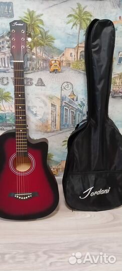 Акустическая гитара