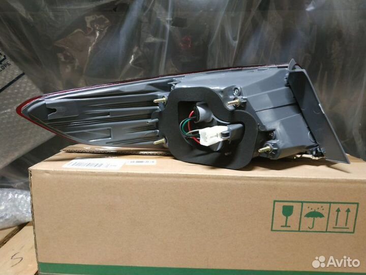 Фонарь крыла задний правый Hyundai Sonata