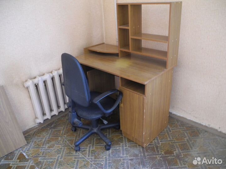 Стол компьютерный