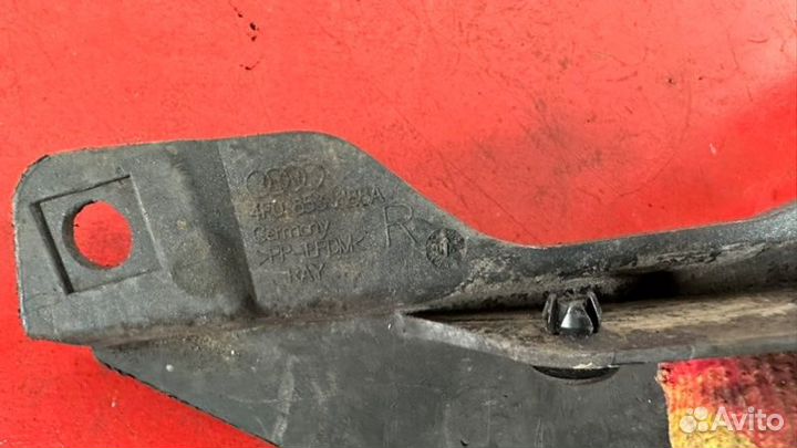 Брызговик передний правый Audi A6 C6 2.0 BRE TDI