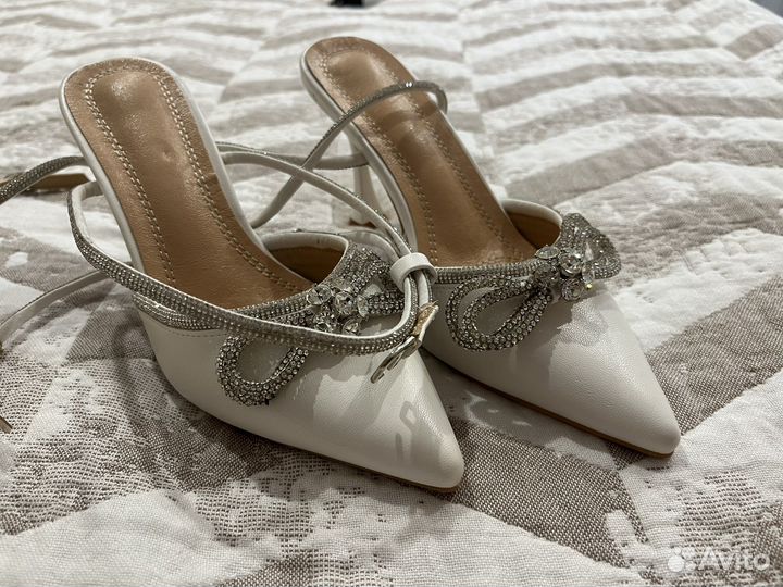 Туфли женские на каблуке