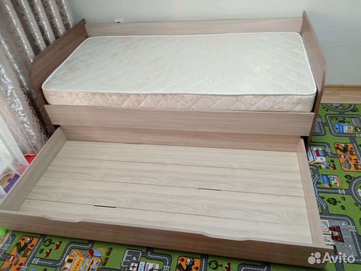 Двухъярусная кровать