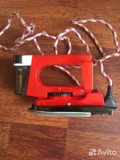 Утюг дорожный