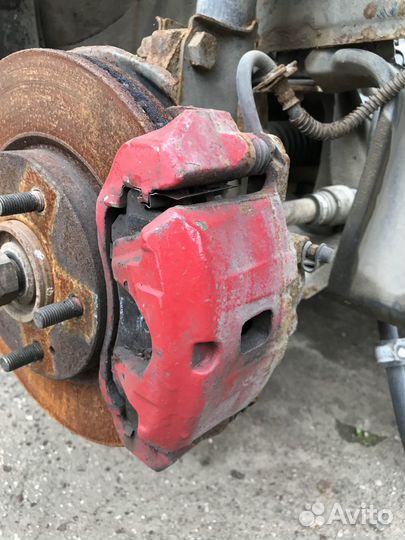 Суппорт передний правый Mitsubishi Galant 8 2.4i