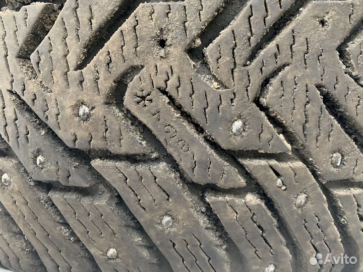 Nokian Tyres Hakkapeliitta 8 225/40 R18 и 255/35 R18