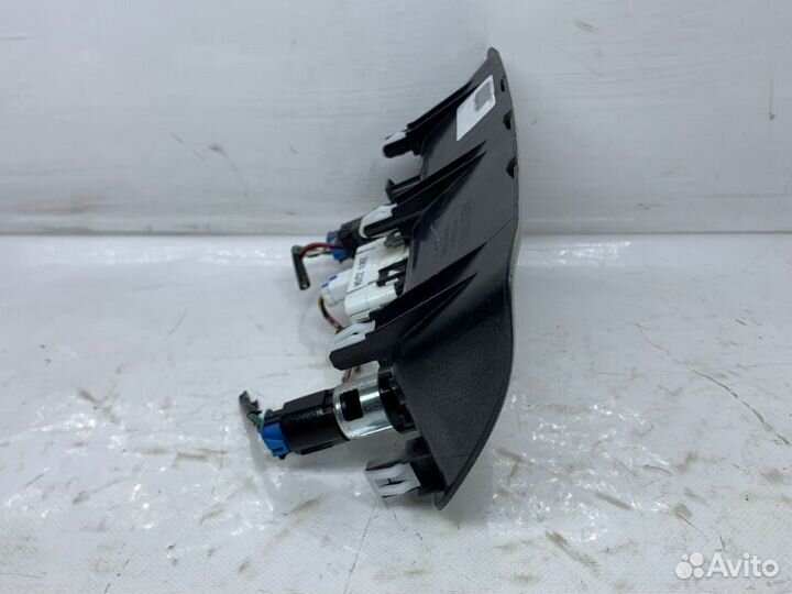 Накладка центральной консоли Infiniti Qx56 5.6