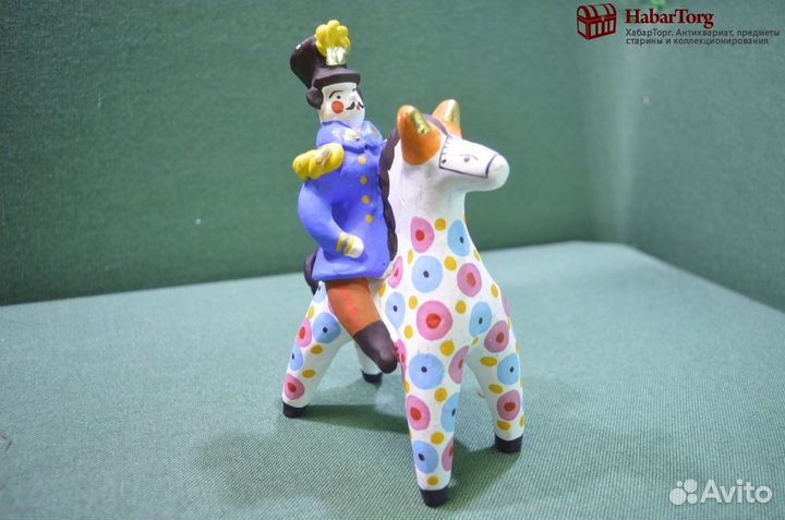 Статуэтка глиняная 