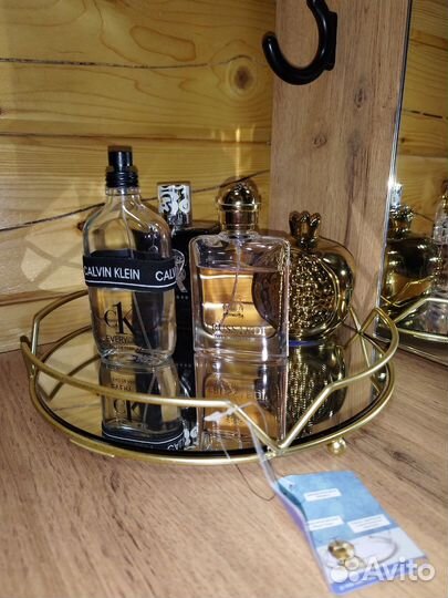 Декоративный поднос с зеркалом