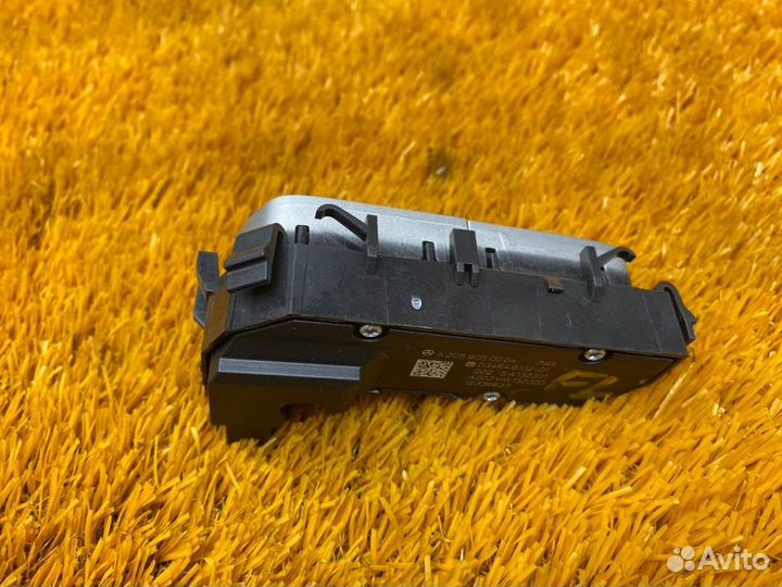 Кнопка подогрева сидений передняя левая