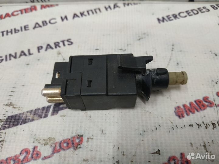Переключатель стоп сигнала w210 w124 w202 Mercedes