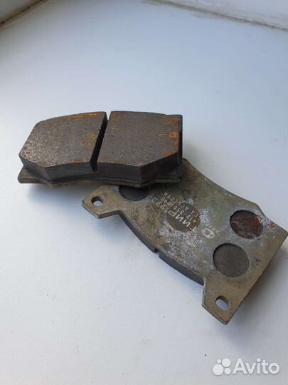 Колодки дискового тормоза передние на М-412, Волга
