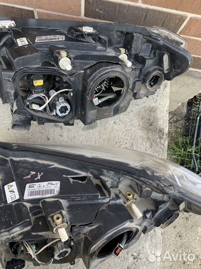 Фара правая битая бмв х1 е84 ксенон