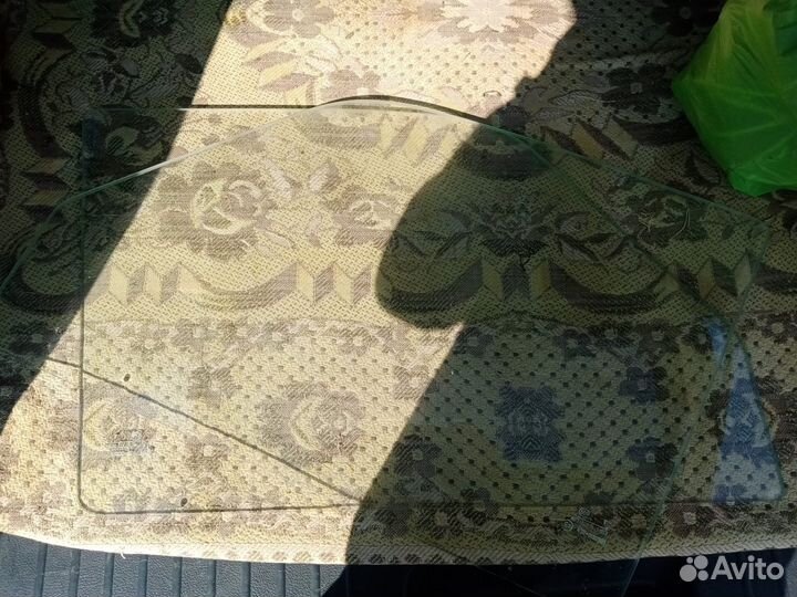 Боковые передние стекла газ 3110