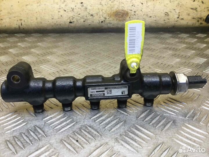 Топливная рампа Peugeot 307 9654592680; справочно;