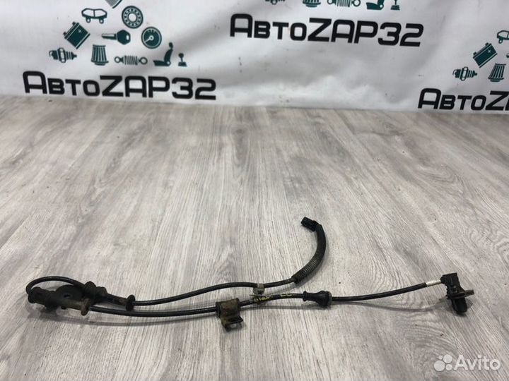 Датчик abs передний левый Hyundai Solaris седан