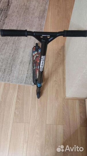 Трюковой самокат reaction