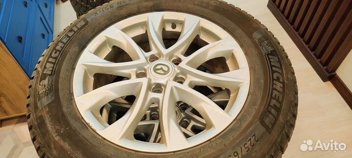 Michelin X-Ice North 4 SUV 225/65 R17 106T