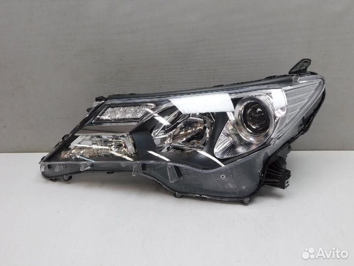 Фара левая Toyota RAV4