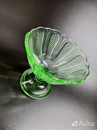 Антикварная вазочка