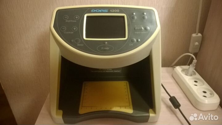 Детектор банкнот Dors 1200 и лупа Dors 1010