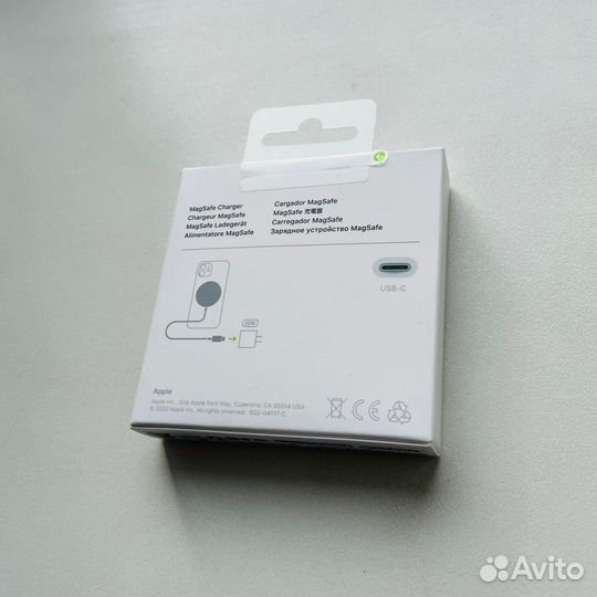 Беспроводное зарядное устройство Apple MagSafe