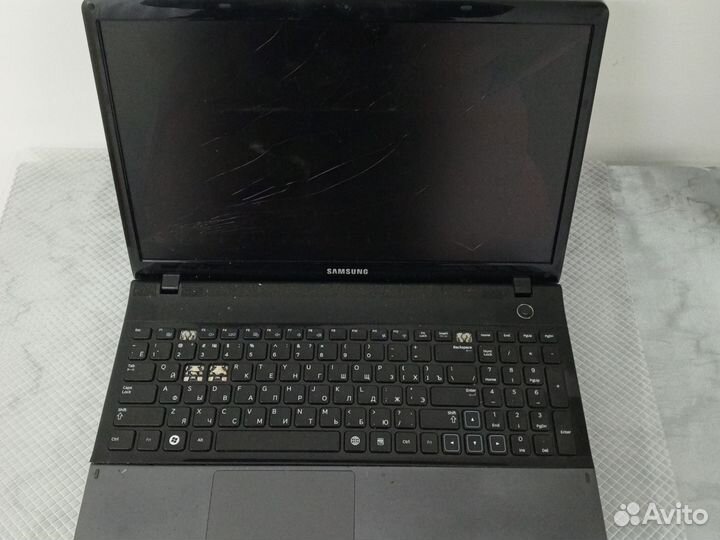 Samsung np300e5x