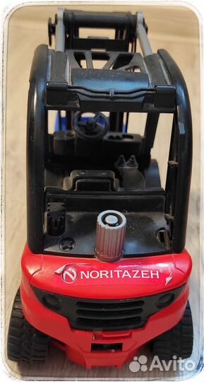 Погрузчик вилочный Bruder Linde