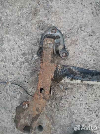 Балка подвески Opel Astra L48 Z16XER 2007