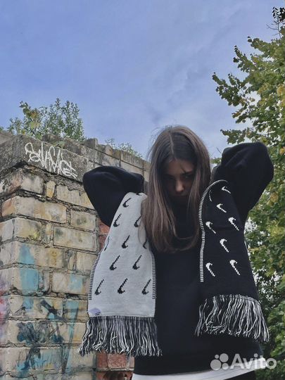 Шарф Nike Swoosh