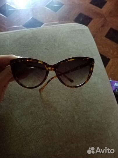 Солнцезащитные очки женские брендовые