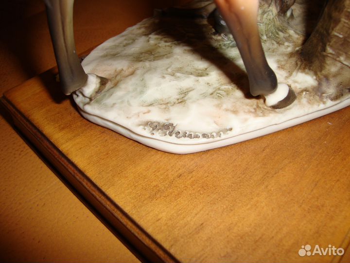 Статуэтка Capodimonte Армани G. Armani № 10