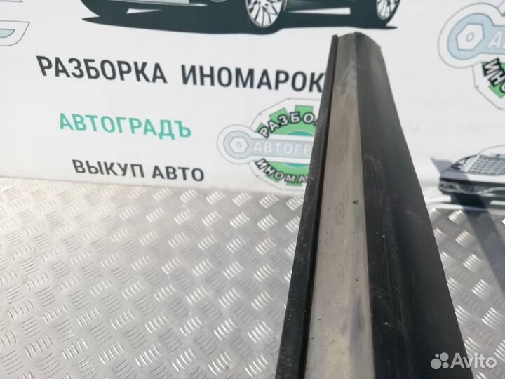 Молдинг двери задней правой Nissan Teana J31 07г