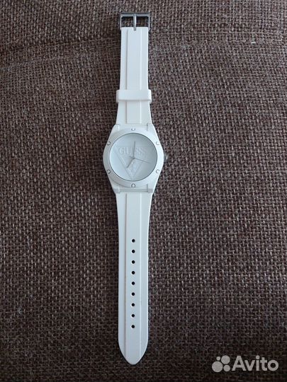 Часы guess
