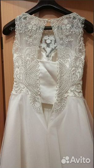 Свадебное платье (А - силуэт с отделкой)