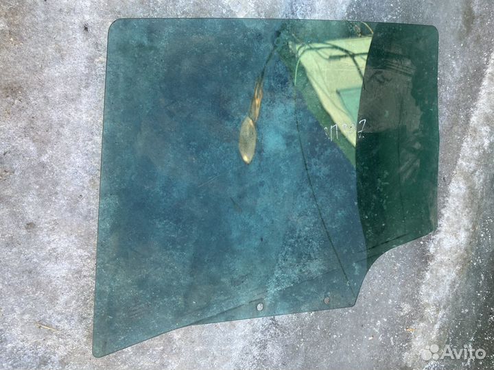 Стекло заднее правое на Peugeot 308, 08-15 г