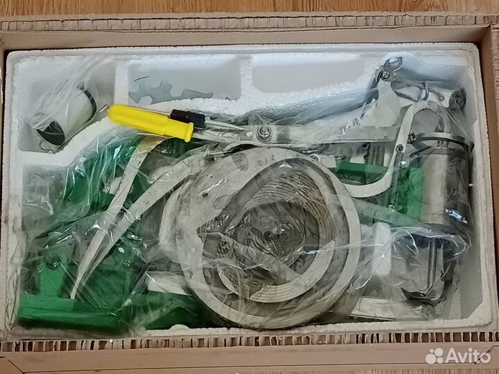 Швейная машина 