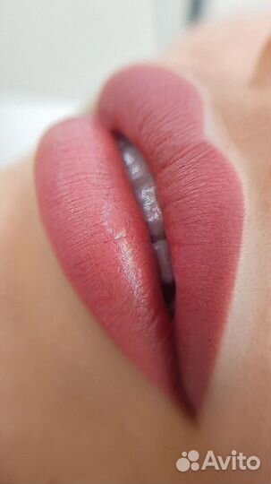 Модель на перманентный макияж