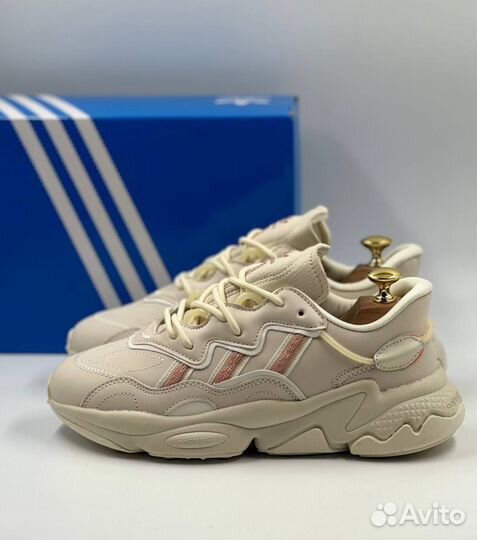 Кроссовки adidas ozweego