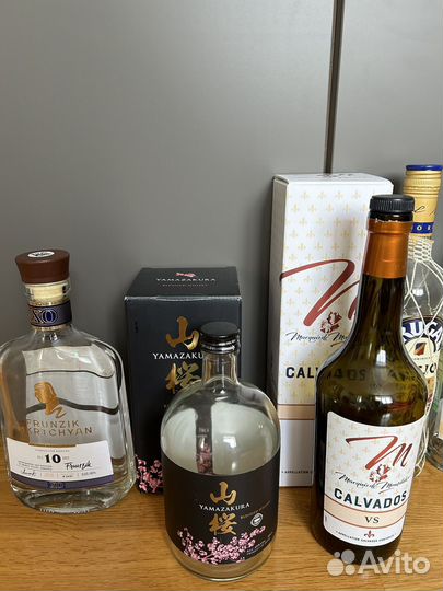 Пустые бутылки из под алкоголя