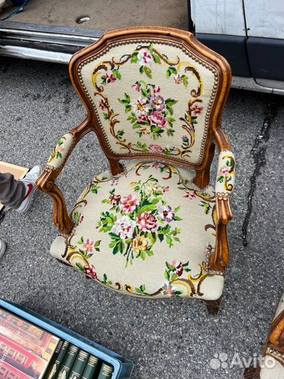 Кресло гобеленовое винтаж из Франции