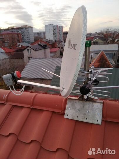 Антенна спутниковая и кронштейн