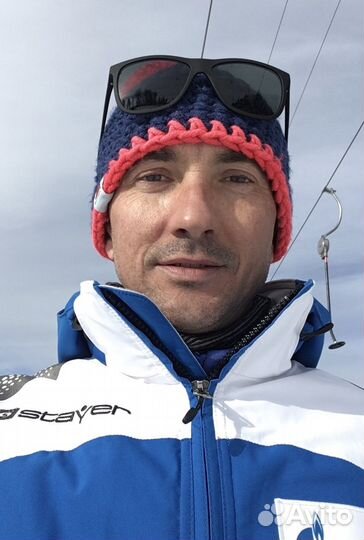 Инструктор по горным лыжам