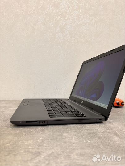 HP 15 дюймов i3/8GB 2020год