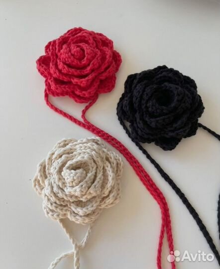 Вязаный чокер роза