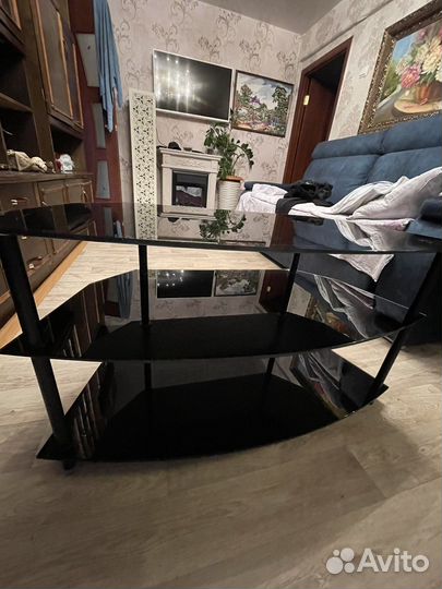 Стеклянная тумба под тв