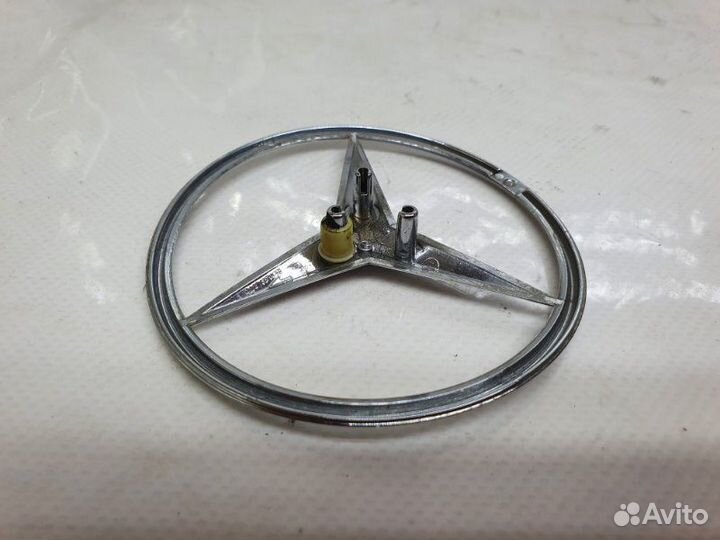 Эмблема задняя Mercedes-Benz C W204 6.3 2009