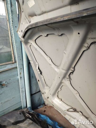 Капот на toyota caldina б/у 2002г. Подогрев тасола